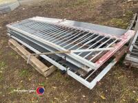 5 x galvanised 2.9m wide pig gates