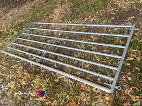Ritchie 7ft farm gate c/w with hinges and spring closing pin, new