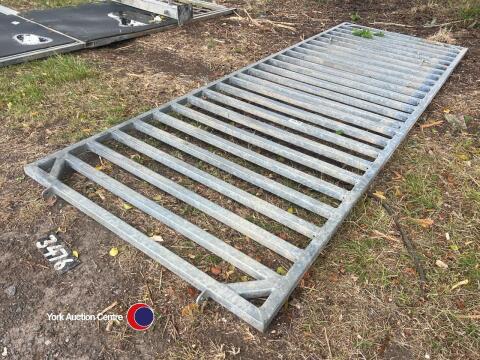 Heavy duty galvanised partition