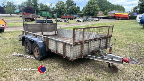 Avonride twin axle bogie trailer with beavertail