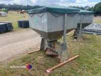 Peter allen pig feeder - 3
