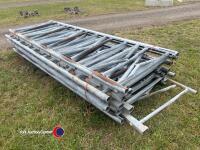 10x Locking feed barriers