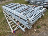 10x Locking feed barriers - 3