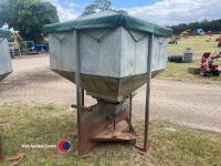 Peter allen pig feeder