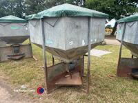 Peter allen pig feeder - 3