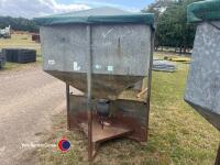 Peter allen pig feeder - 4