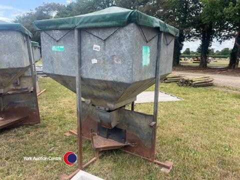 Peter allen pig feeder