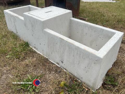 Concrete drinker