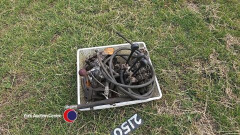 Hydraulic spool valve chest, motors and pipes