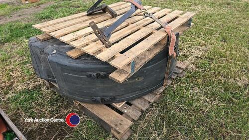 Pallet of JD mudguards etc