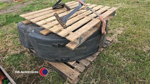 Pallet of JD mudguards etc