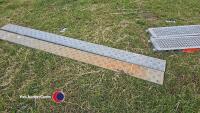 Pair of galvanised loading ramps - 2