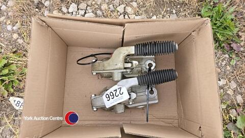 2 x Bradley doublelock 3500kg 50mm ball couplings