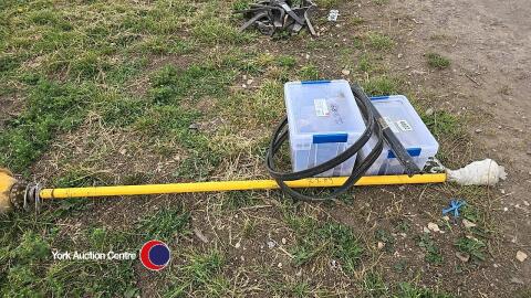Lots of New Holland CR combine parts nearly all brand-new