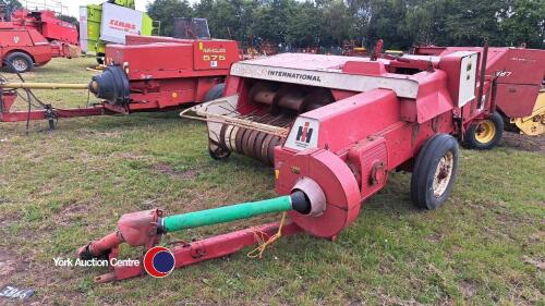 International 440 P/O baler, gwo, manual in office