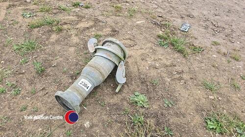 Slurry tanker pipe adapter
