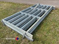 5 x cattle hurdles with pins - 2