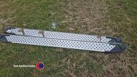 Pair of side steps suit 4 x 4 pick up