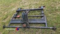 Trailing kit with hydraulic ram and pipes