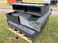 5 x plastic pig troughs - 3