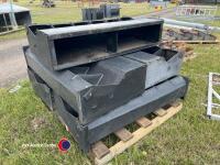 5 x plastic pig troughs - 4