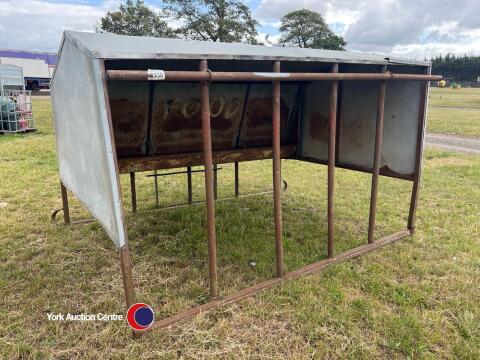 Cattle creep feeder