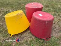 Quantity of rubber feed tubs - 2