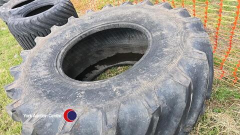 30.5 R32 tyre