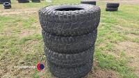 4 x 285/75/18 mud and snow tyres - 4