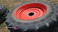 Pair of 480-80 R42 wheels - 2