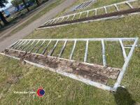20ft heavy duty cattle feed barrier to suit 20ft bay - 4