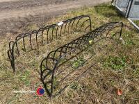Pair of hay racks - 3