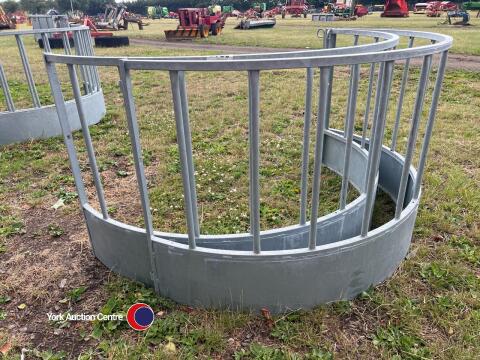 Sheep ring feeder