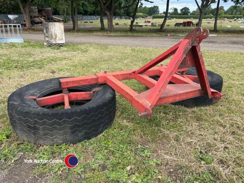 Silage pusher