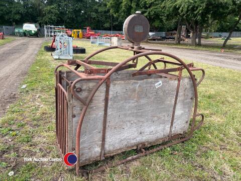 Lamb weighing crate, old