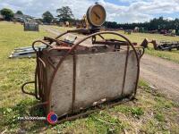 Lamb weighing crate, old - 3