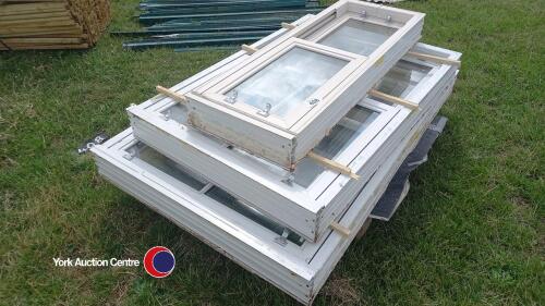 3 x upvc sash windows with keys (keys in office)