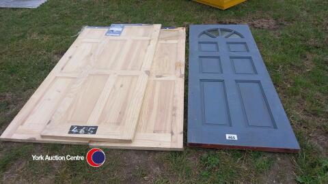4 doors; 3 internal 1981 x 686 x 35mm, 1 external 1981 x 762 x 44mm