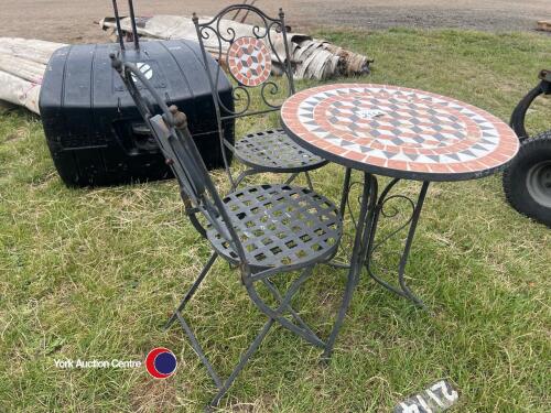 Garden table and 2 chairs
