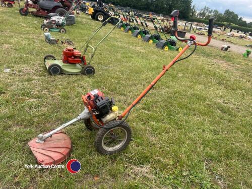 2 stroke wheeled strimmer