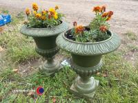 Pair of flower urns - 2