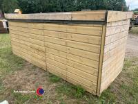 Dog kennel and run, vgc - 2