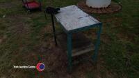 Small metal bench with vice - 3