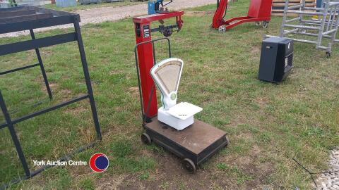 Avery Vintage platform scales