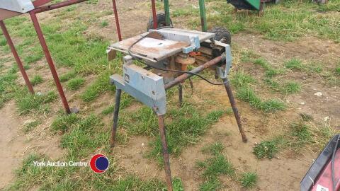 ELU 240v electric saw bench