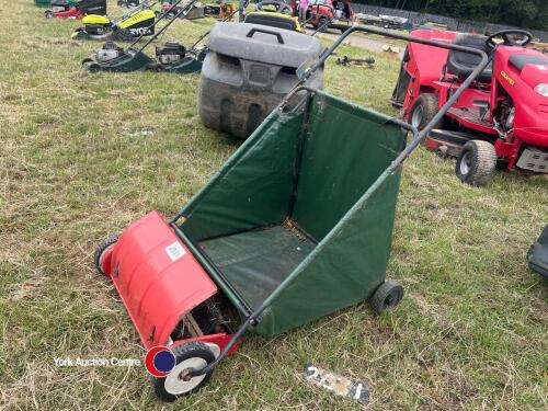 Push barrow leaf collector