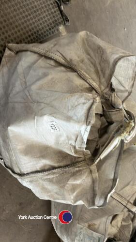 10 dumpy bags with bottom spout fastening
