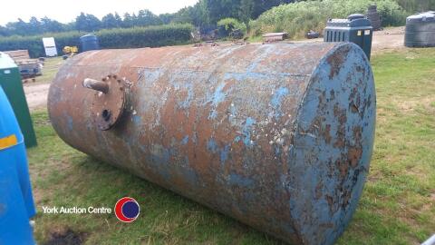 11ft 6in x 4ft 10in steel tank with stands approx 4000L