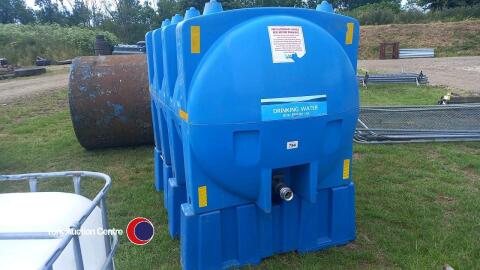 2500L clean water tank/bowser with stands, clean water use only
