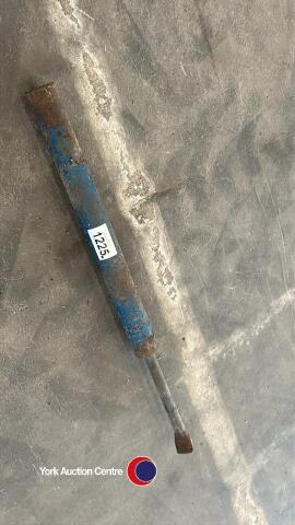 Heavy duty tyre bead braker